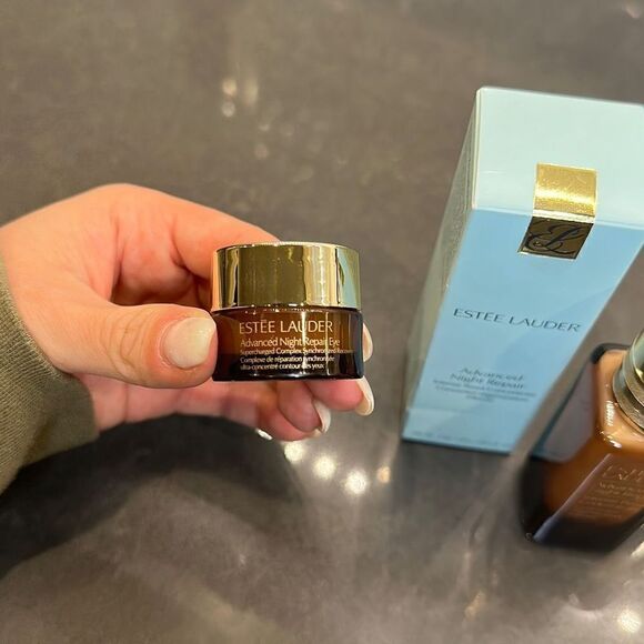 Estée Lauder Skin Care Bundle (4 Piece)- NWOT - Picture 2 of 7